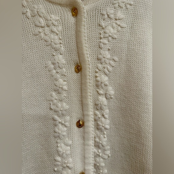 Krystal Kobe Cream and Gold Button Up Cardigan with Front Pockets - Picture 2 of 7